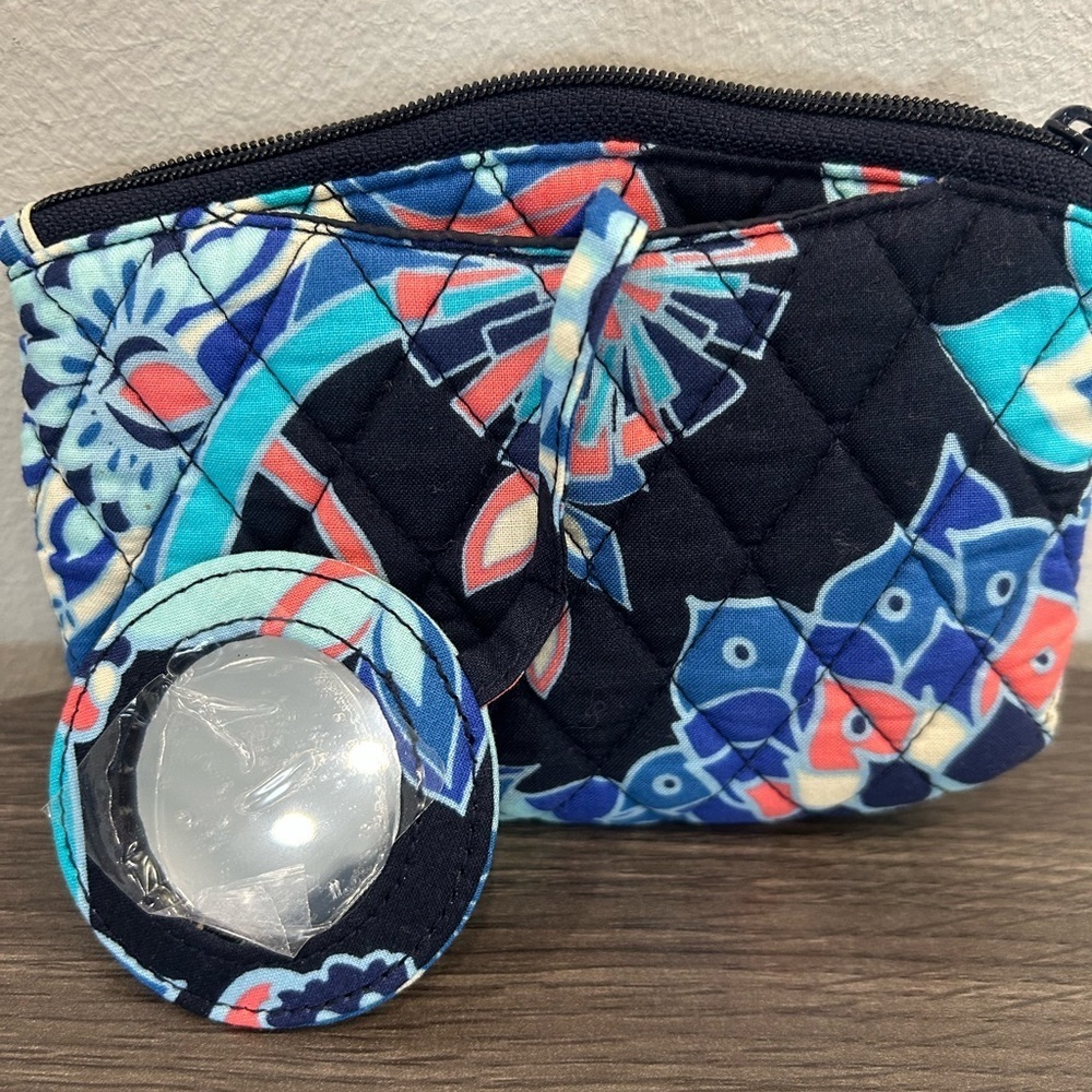 Vera Bradley Mirror Cosmetic Makeup Case Lotus Flower Swirl Quilted Bag NWOT - Picture 2 of 9